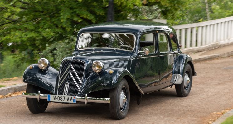100 Jahre Citroën: Traction Avant das erste französische Fahrzeug mit  Frontantrieb, das in Großserie produziert wurde - CITROËN DEUTSCHLAND